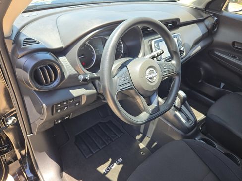 Used 2025 Nissan Kicks Play S FWD image 10