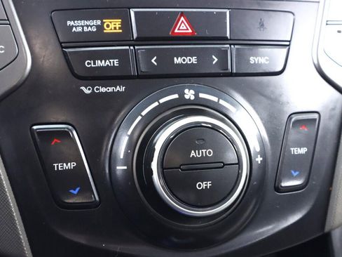 Used 2019 Hyundai Santa Fe XL SE image 27