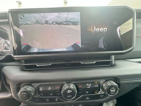 New 2026 Jeep Gladiator Rubicon w/ Steel Power Dome Hood Package AWD/4WD image 19