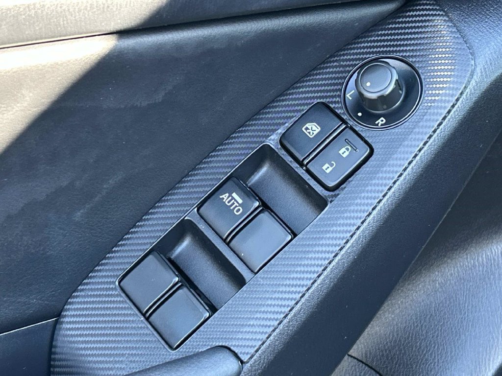 Used 2016 MAZDA MAZDA3 i Grand Touring FWD image 18