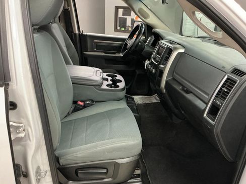 Used 2017 RAM 1500 Classic SLT AWD/4WD image 25