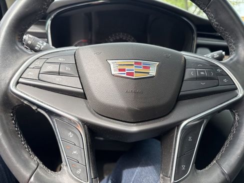 Used 2017 Cadillac XT5 Luxury w/ Driver Awareness Package FWD image 10