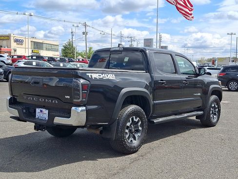 Used 2023 Toyota Tacoma TRD Off-Road image 7