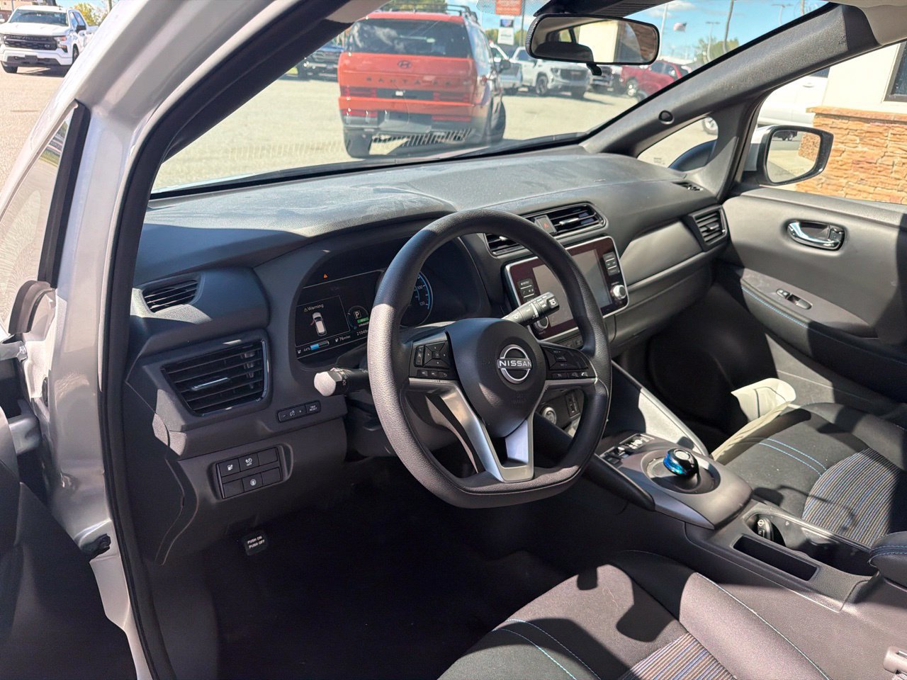 Used 2025 Nissan Leaf S FWD image 3