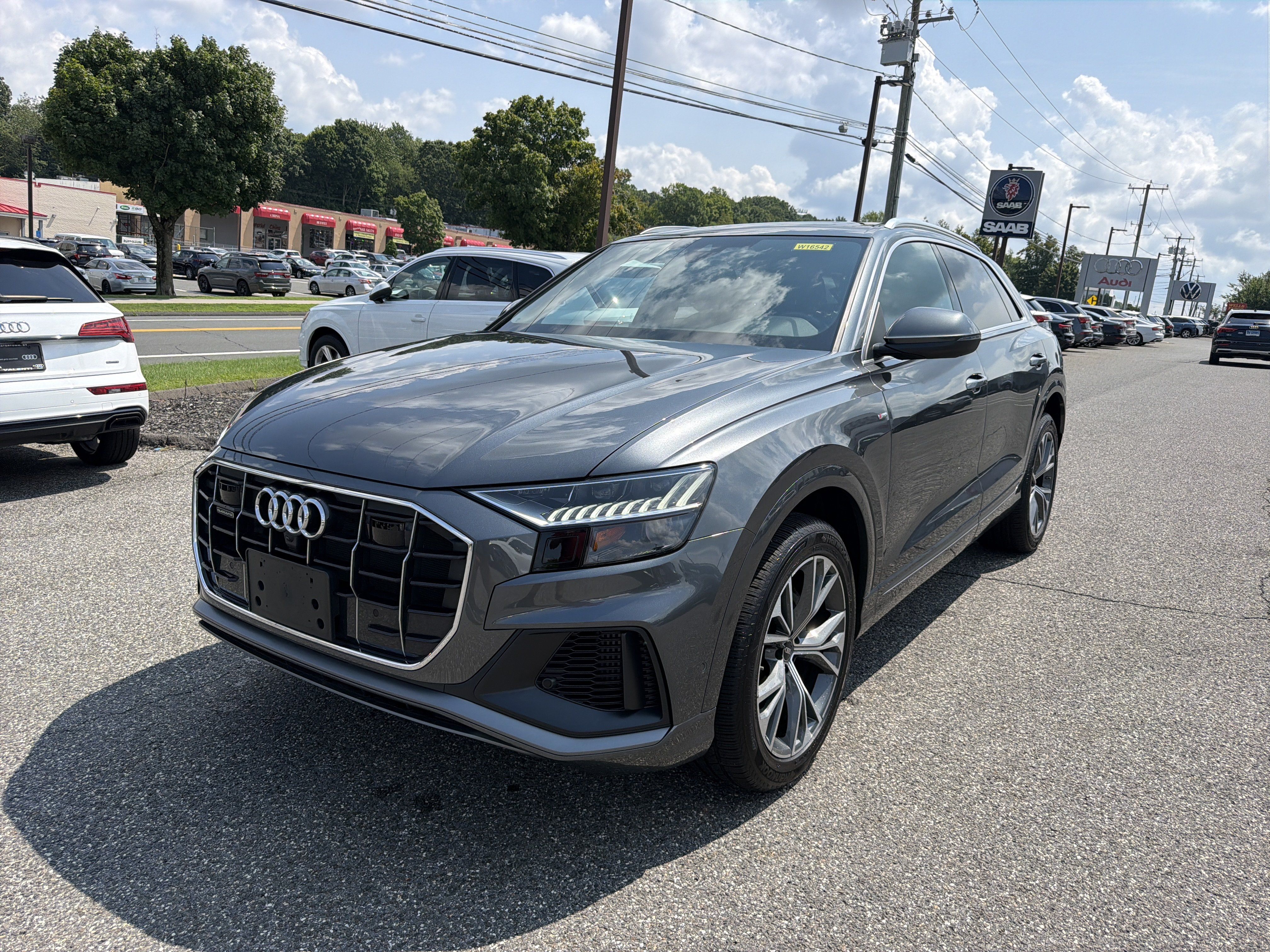 Certified 2023 Audi Q8 Premium Plus w/ Premium Plus Package AWD/4WD image 3
