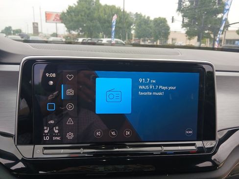 Used 2025 Volkswagen Atlas Cross Sport SE FWD image 15