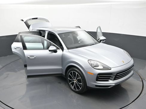 Certified 2020 Porsche Cayenne S AWD/4WD image 33