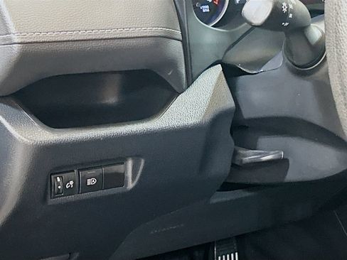 Used 2022 Toyota RAV4 LE FWD image 8