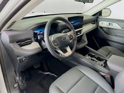 New 2026 Ford Explorer Active w/ Active Comfort Package image 3