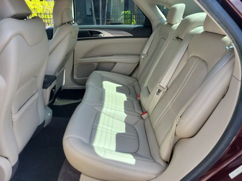 Used 2018 Lincoln MKZ Premiere FWD image 17