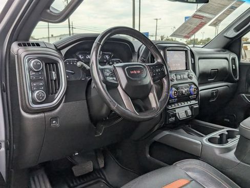 Used 2021 GMC Sierra 1500 AT4 w/ AT4 Premium Package AWD/4WD image 4