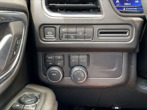 Certified 2024 Chevrolet Tahoe RST w/ RST Performance Edition AWD/4WD image 33