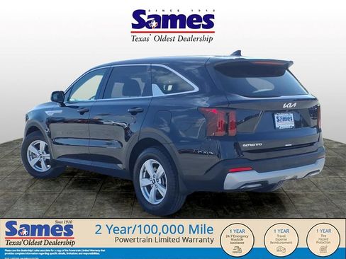 Used 2025 Kia Sorento LX FWD image 5