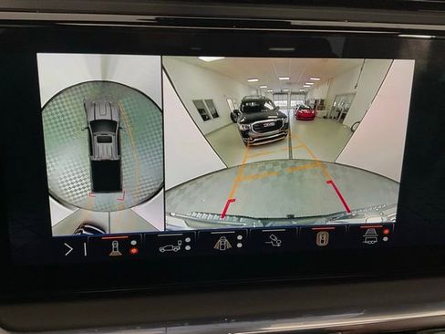 Used 2025 GMC Sierra 2500 Denali Ultimate image 11