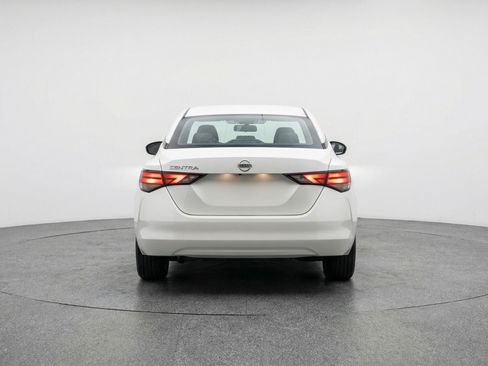 Used 2025 Nissan Sentra SV image 7