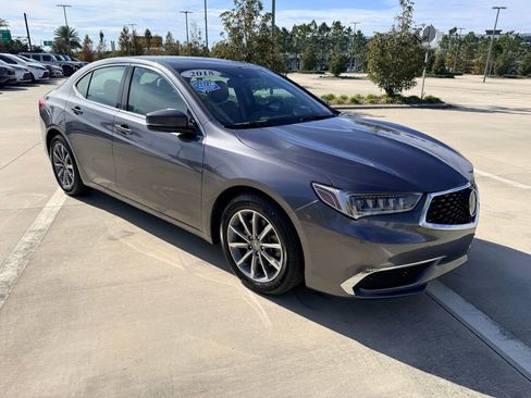 Used 2018 Acura TLX image 4