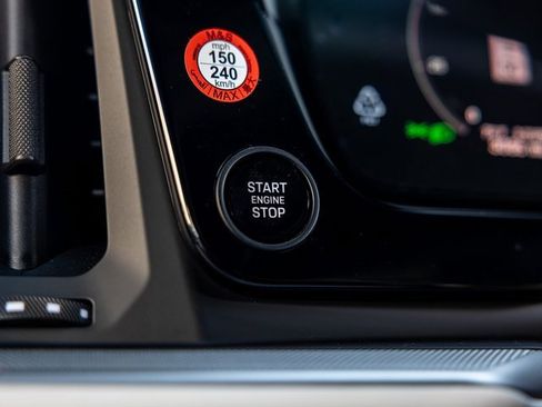 Certified 2025 Porsche Cayenne Coupe image 35