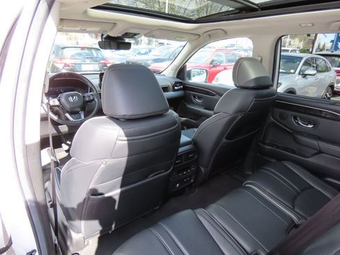 Used 2025 Honda Pilot Elite image 15