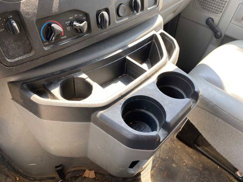 Used 2017 Ford E-450 and Econoline 450 Super Duty image 10