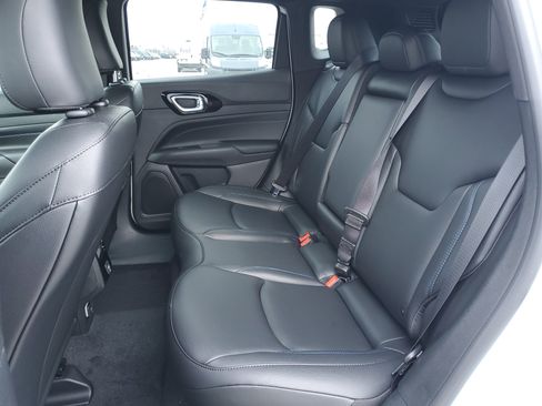 New 2026 Jeep Compass Limited image 9