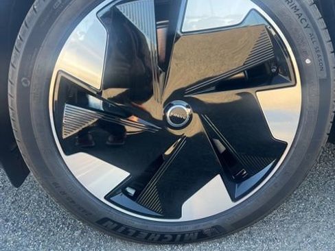 New 2025 Volvo EX30 Ultra w/ Protection Package Premier image 29