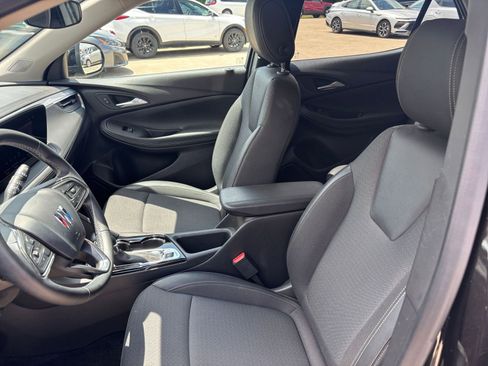 Used 2025 Buick Encore GX Preferred FWD image 25