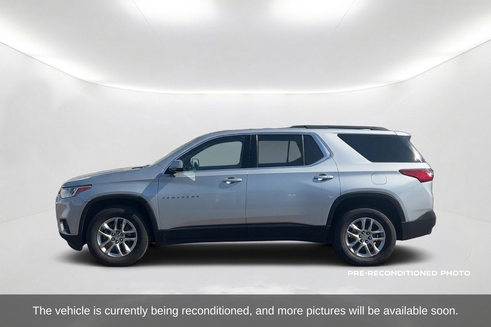 Used 2019 Chevrolet Traverse LT FWD image 9