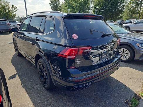 Used 2024 Volkswagen Tiguan SE R-Line AWD/4WD image 2