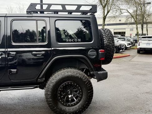 Used 2025 Jeep Wrangler Unlimited Rubicon image 7