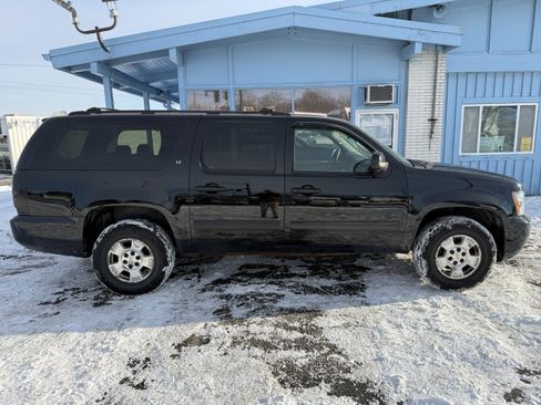 Used 2013 Chevrolet Suburban LT w/ Luxury Package image 6