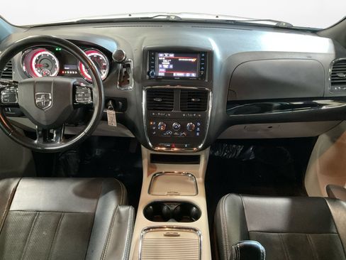 Used 2019 Dodge Grand Caravan SXT FWD image 10