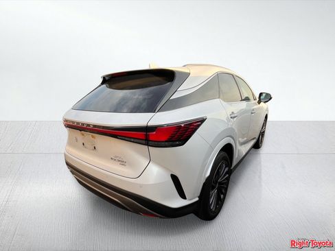 Used 2025 Lexus RX 350 Premium w/ Accessory Package AWD/4WD image 4