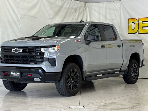 Used 2024 Chevrolet Silverado 1500 LT Trail Boss w/ Convenience Package II AWD/4WD image 8