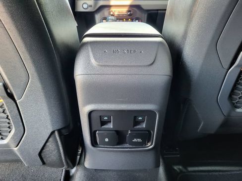 Used 2023 Ford Bronco Badlands AWD/4WD image 25