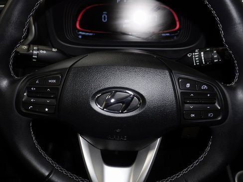 Certified 2023 Hyundai Venue SEL image 18