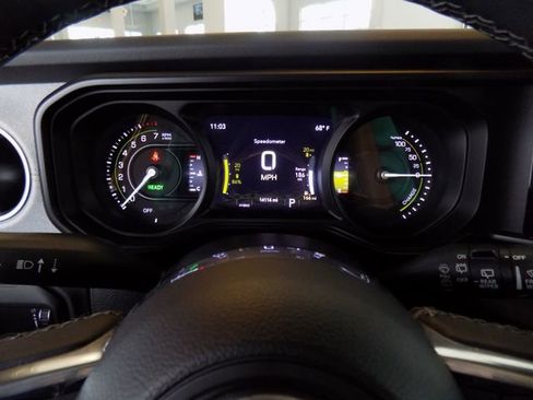Certified 2025 Jeep Wrangler Unlimited Sahara AWD/4WD image 16
