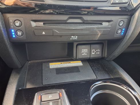 Certified 2022 Honda Pilot Black Edition image 9