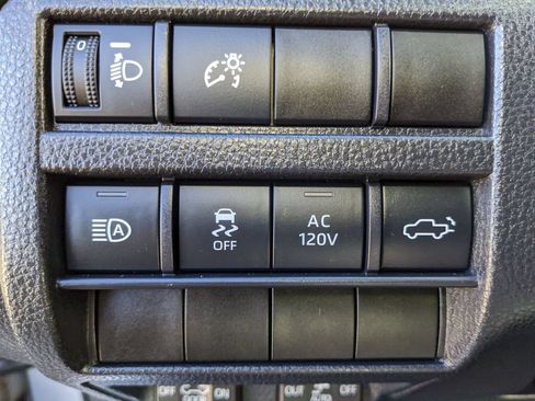 Used 2024 Toyota Tacoma Limited w/ Limited Package (LT) AWD/4WD image 14