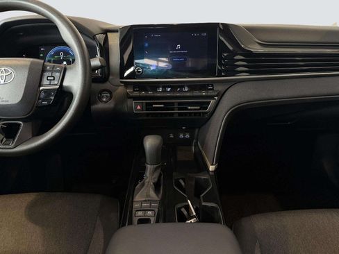 Used 2025 Toyota Camry LE FWD image 22