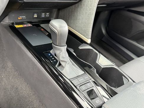 Used 2025 Toyota Camry XLE image 23