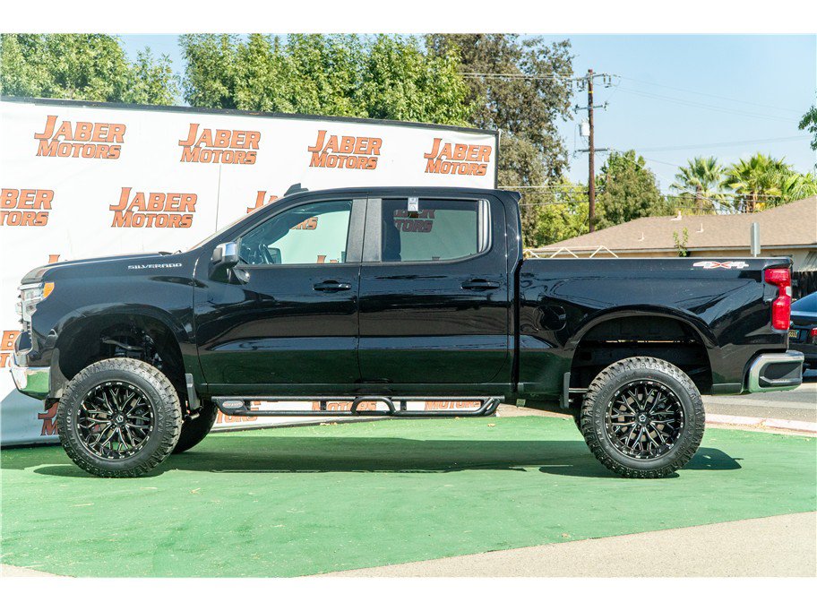 Used 2026 Chevrolet Silverado 1500 LT AWD/4WD image 12