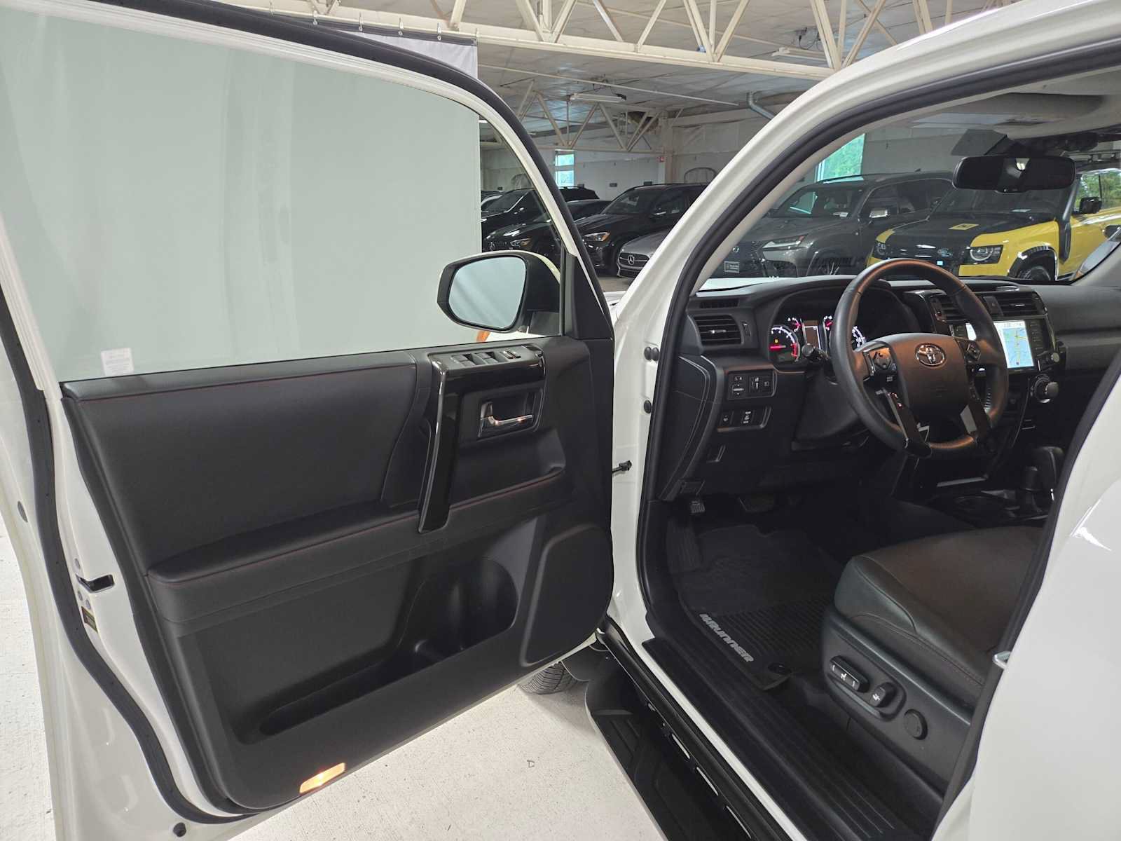 Used 2021 Toyota 4Runner TRD Off-Road Premium w/ Moonroof Package AWD/4WD image 19