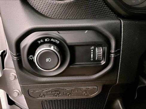 Used 2024 Jeep Wrangler Unlimited Rubicon w/ Technology Group AWD/4WD image 35