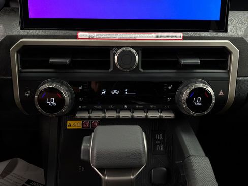 New 2026 Toyota Tacoma Limited AWD/4WD image 31