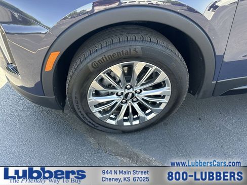 Used 2025 Cadillac XT4 Premium Luxury FWD image 10
