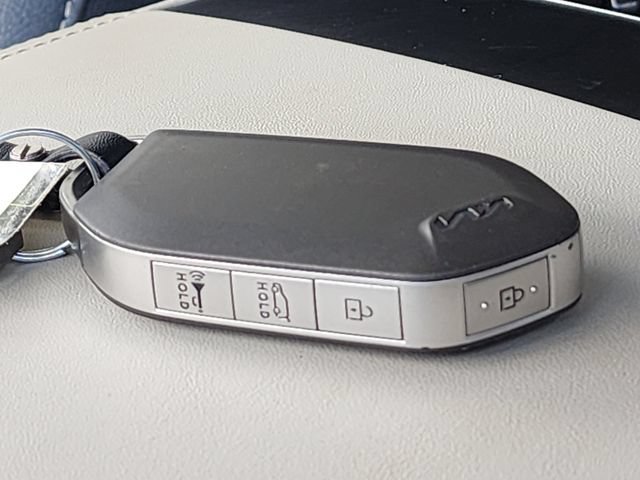Certified 2025 Kia Carnival SX Prestige FWD image 45