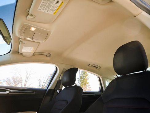 Used 2015 Ford Fusion SE image 17