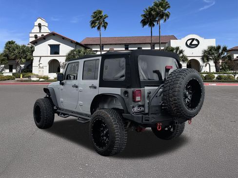 Used 2012 Jeep Wrangler Unlimited Rubicon w/ Dual Top Group AWD/4WD image 4