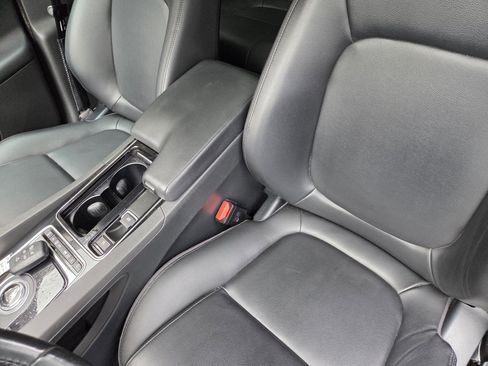 Used 2019 Jaguar F-PACE Premium AWD/4WD image 3