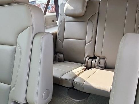 Used 2017 Chevrolet Suburban Premier image 8